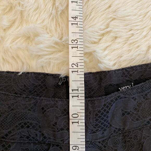 Very J Black Satin Lace Embossed Shorts Medium - Picture 8 of 10